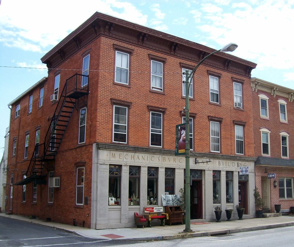 41 W Main St, Mechanicsburg, PA 17055